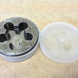 Totem M22 x 2.50 Metric 2" OD Die In Box (v)