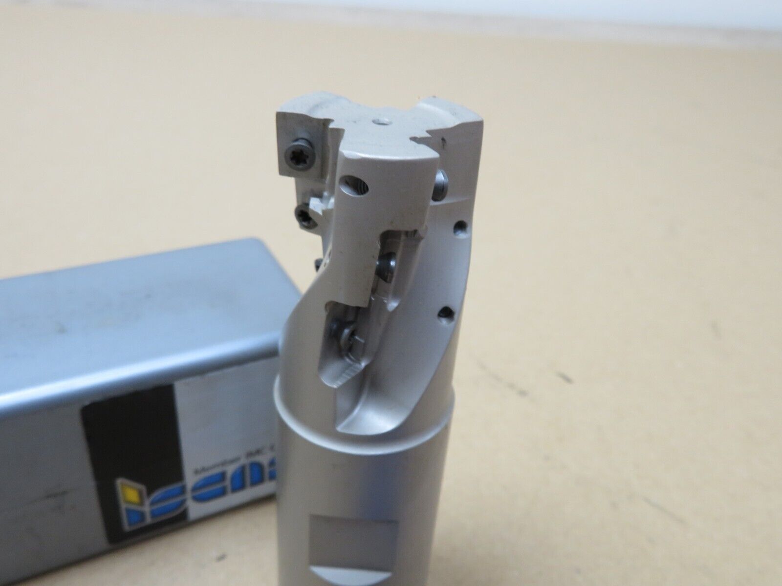 ISCAR 3M AXK D32-36-3-W32-13 Heavy Duty Extended Flute Indexable Insert End Mill - Image 4